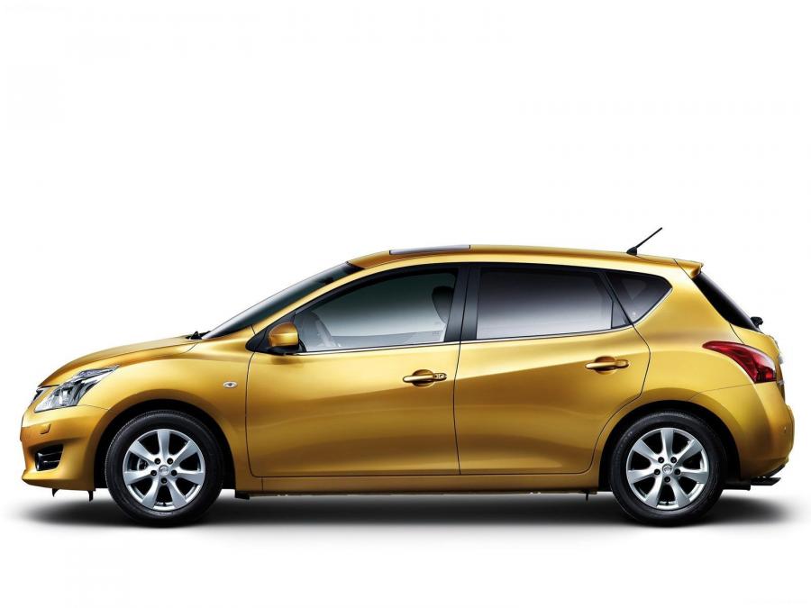  Nissan Tiida 2011 года  (фото 6 из 23)